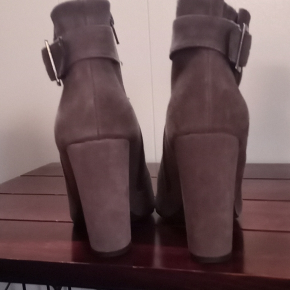 Grey spade booties - Picture 2 of 4